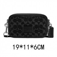 코치 COACH CAJ35 남자 여자 가방 시그니쳐 데님 Wyatt 크로스백