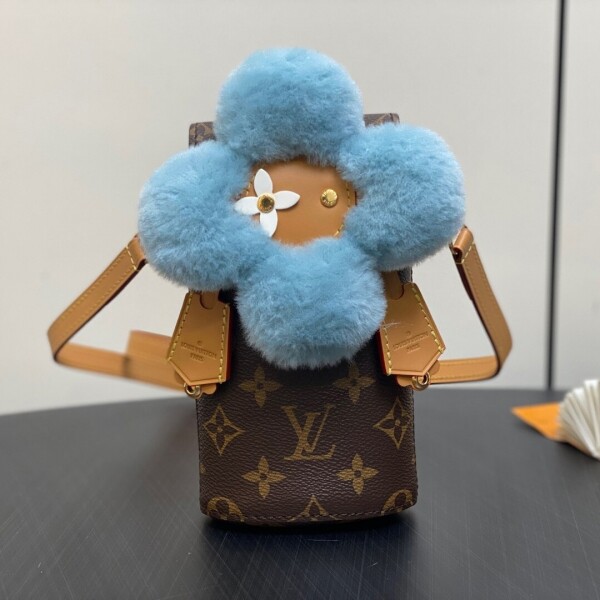 블링크,루이비통 LOUIS VUITTON 비비엔 폰 파우치 M12269