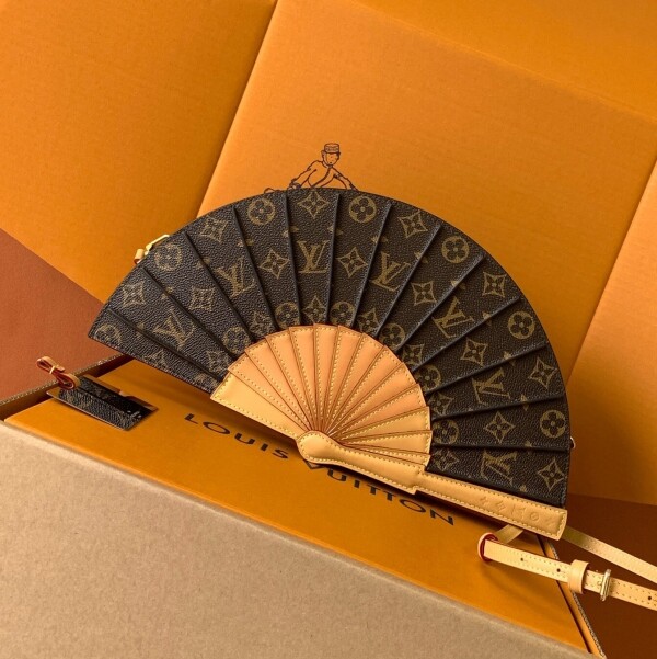 블링크,루이비통 LV Fan 백 M14804