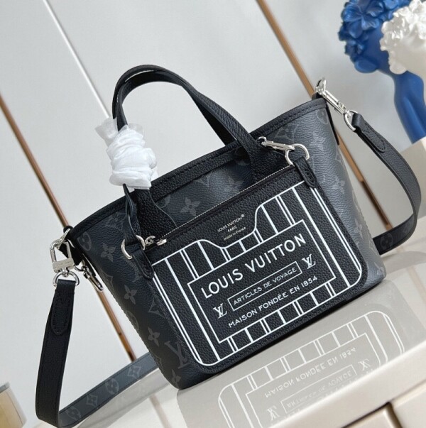 블링크,루이비통 여성 네버풀 반둘리에 인사이드 아웃 BB M15210