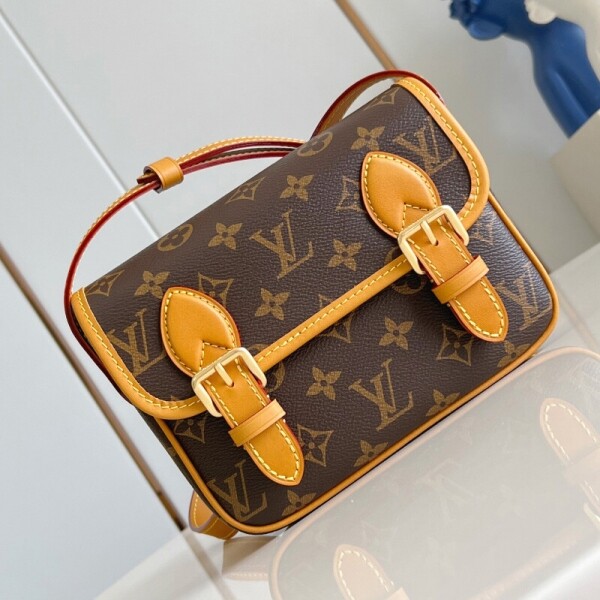 블링크,루이비통  사첼 웨어러블 월릿 M26805