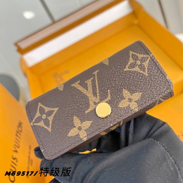 블링크,루이비통 모노그램 키지갑 4-KEY 키홀더 키링 M69517