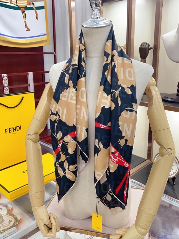 위핑,펜디 목도리 270419 Fendi