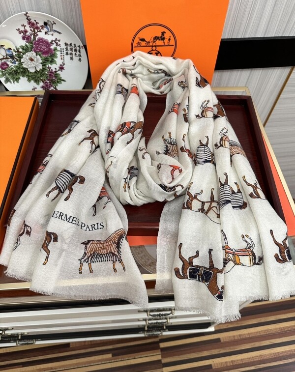 위핑,에르메스  머플러 스카프 목도리 Hermes