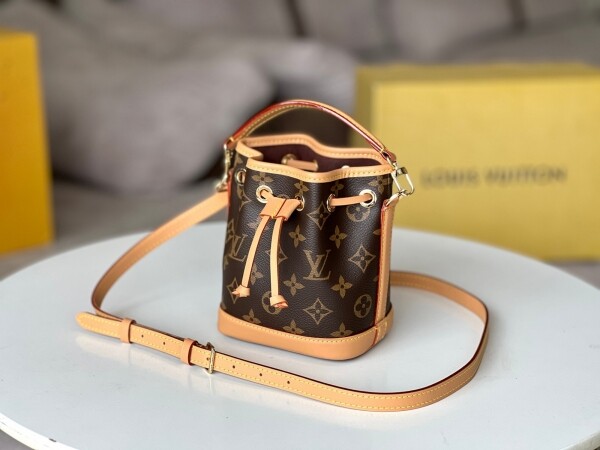 블링크,루이비통 여성 나노 노에 버킷백 M81266