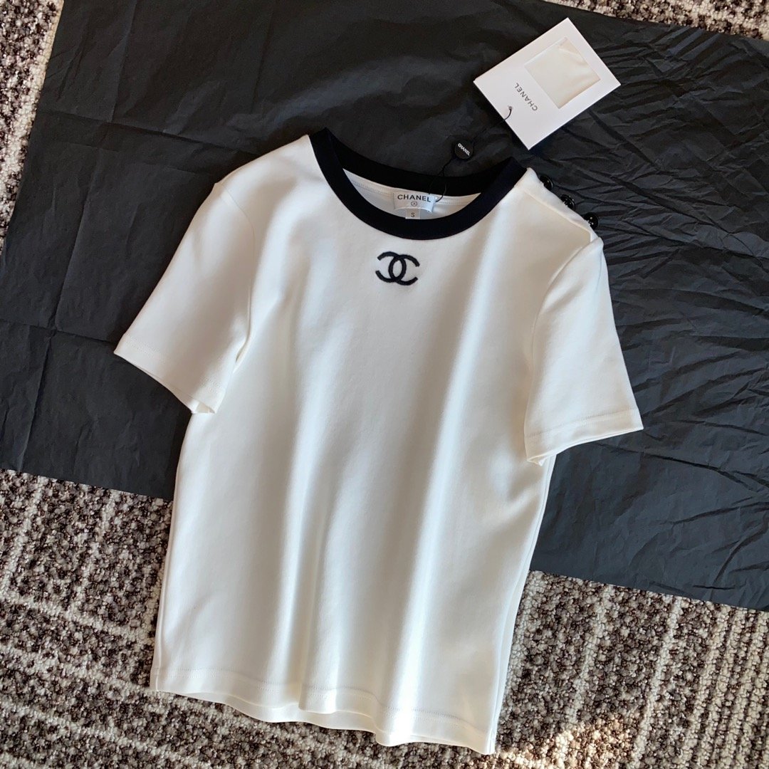 샤넬 Chanel 캐주얼 기질 LOGO 자수 반팔 티셔츠 화이트