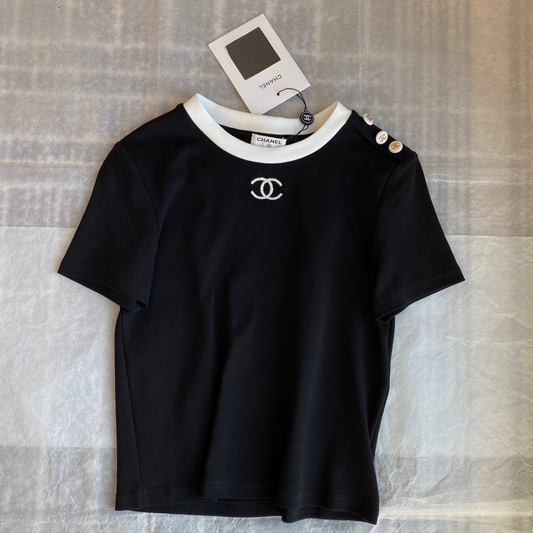 샤넬 Chanel 캐주얼 기질 LOGO 자수 반팔 티셔츠 블랙